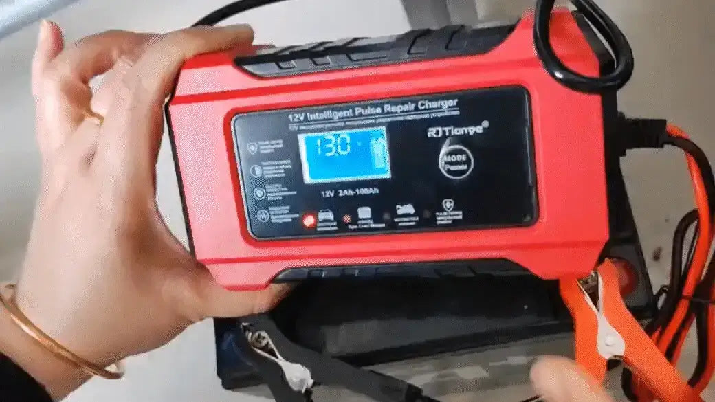 Cargador Automático para Baterías de 12V con Pantalla LCD